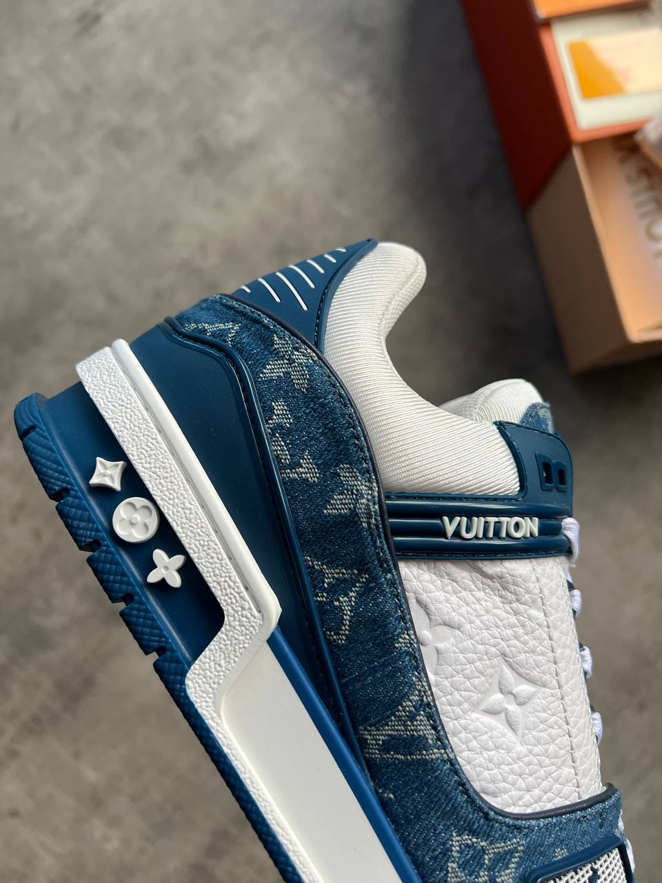 LV Trainers blue & white мъжки