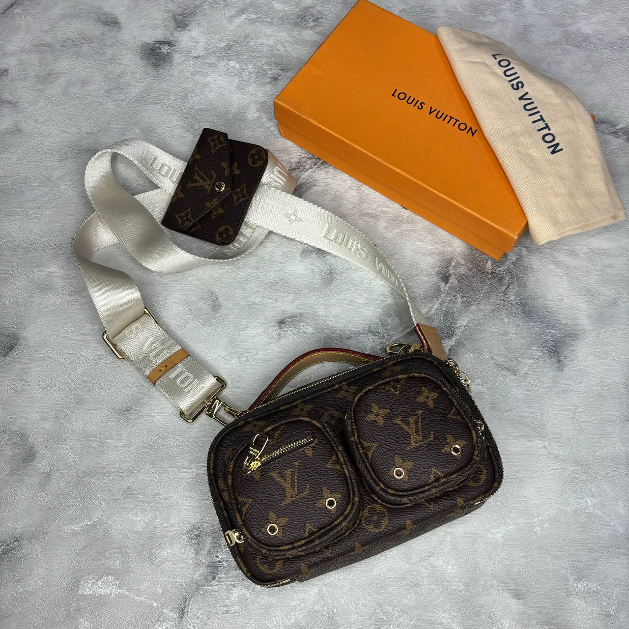 LV UTILITY CROSSBODY MONOGRAM