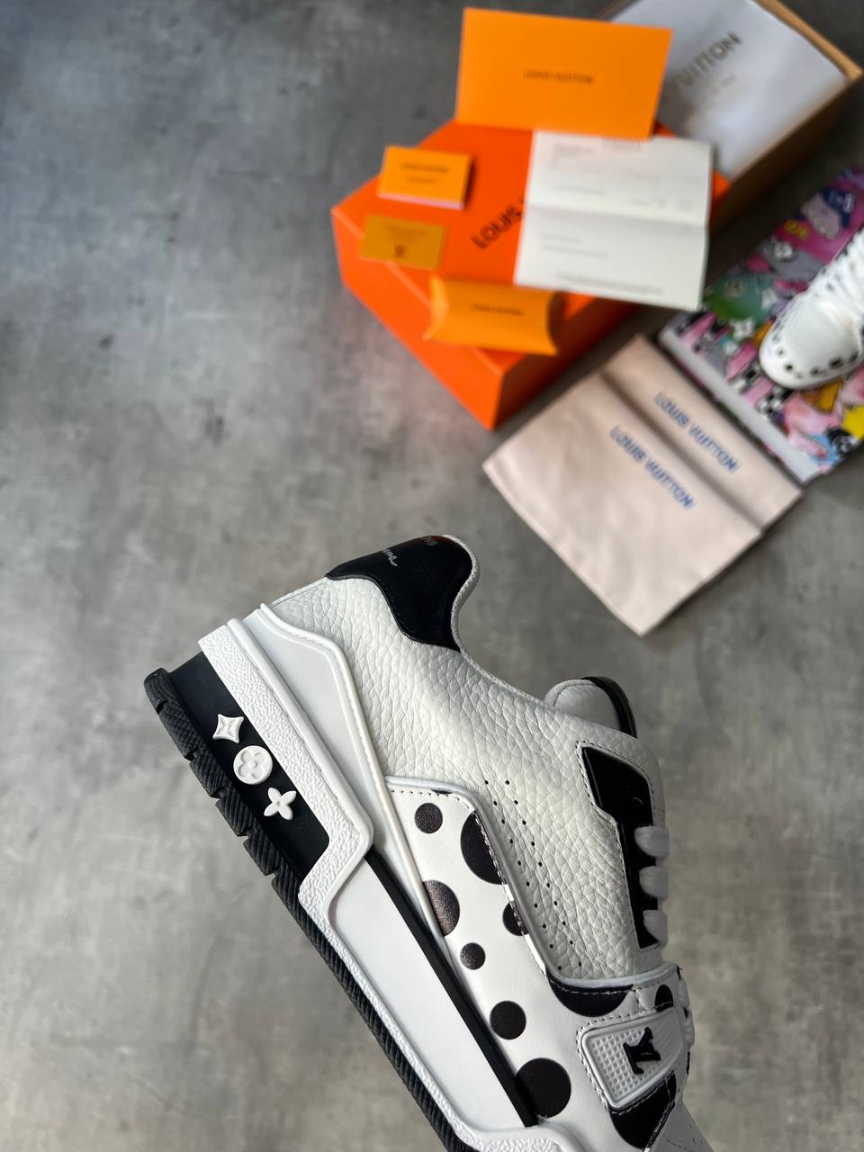 LV x YK Trainers white & black унисекс